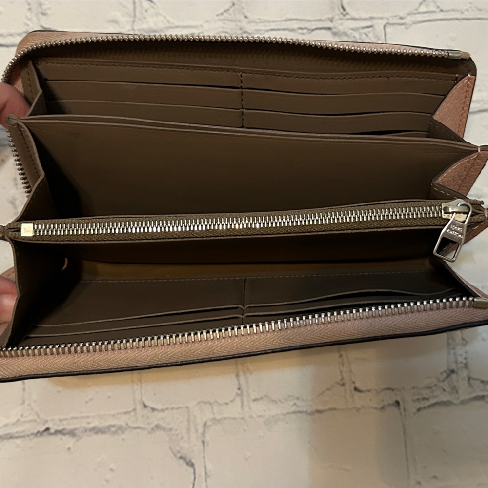 Louis Vuitton Comete Zip Wallet - Full Set. Gorgeous Light Pink W/ Taupe Inside. - Picture 7 of 16